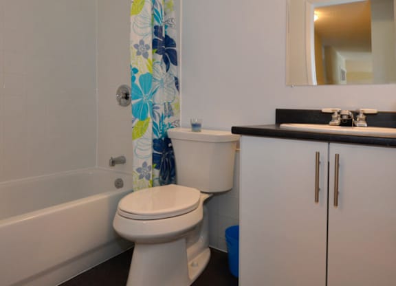 67 and 141 Harlington Bathroom