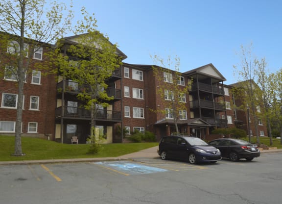 95 Knightsridge Exterior