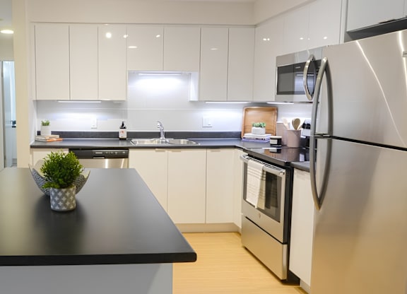 95 Knightsridge Kitchen