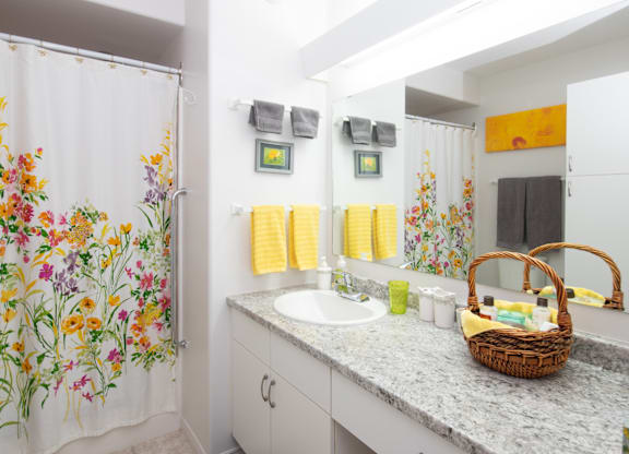 Buckingham Place Bathroom