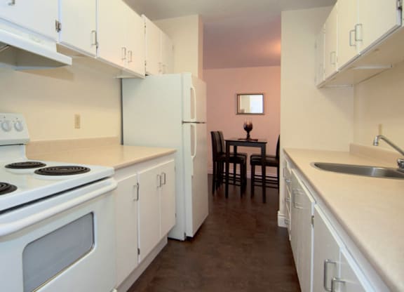 Glenforest Apartments Kitchen