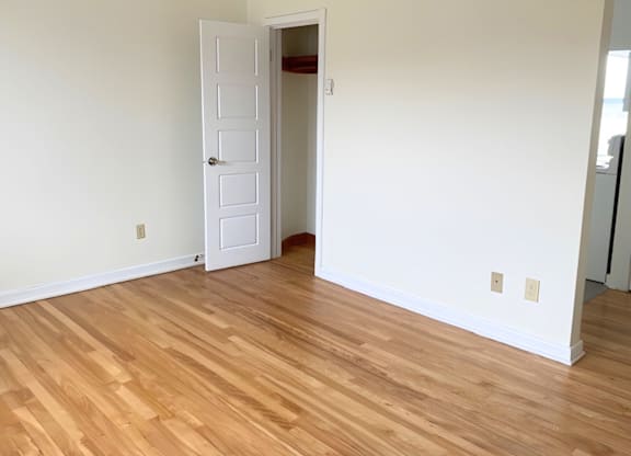 Maplehurst Apartments Living Room and Kitchen