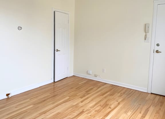 Maplehurst Apartments Living Room