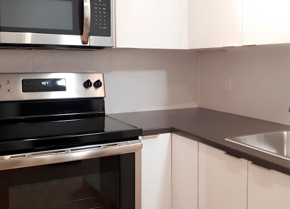 Maplehurst Apartments Kitchen