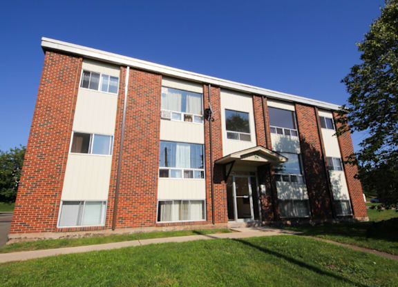 Pine Glen Apartments Exterior