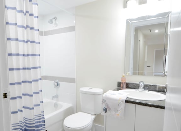 Quinpool Court Bathroom