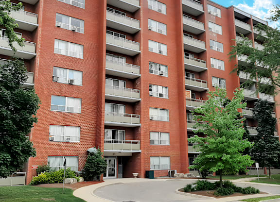 Ridgeway and Somerset exterior