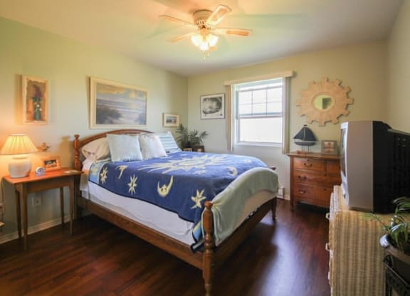 Strathmore Apartments Bedroom