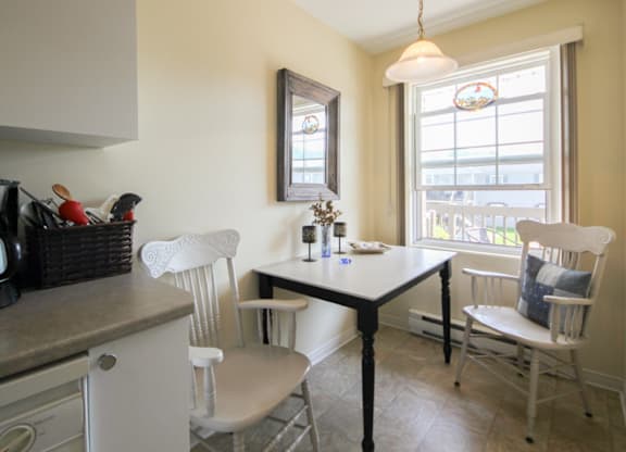 Strathmore Apartments Dining Room