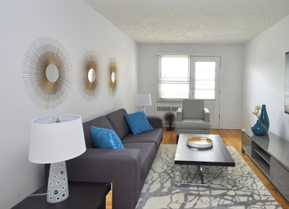 Victoria Gardens Living Room Entrance