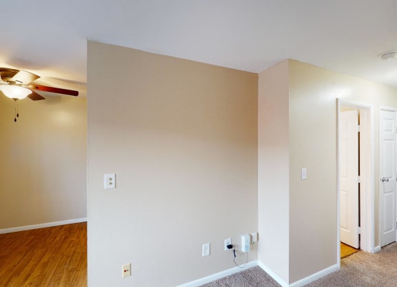 Tv space at Sharondale Woods Apartments, Ohio, 45241