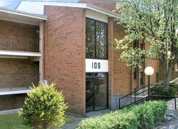 Indian Lookout exterior at Indian Lookout Apartments, Cincinnati, Ohio