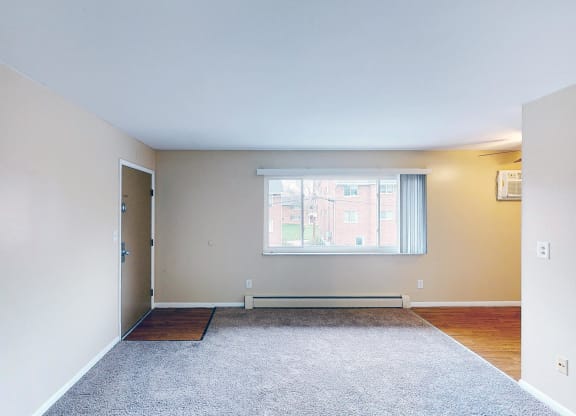 Living reno at Sharondale Woods Apartments, Cincinnati, 45241