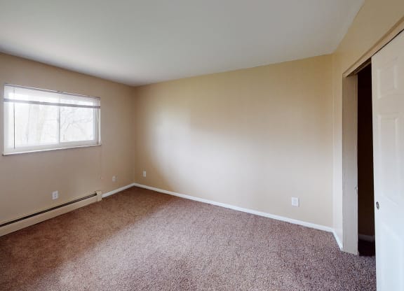 Master bedroom area at Sharondale Woods Apartments, Cincinnati, OH, 45241