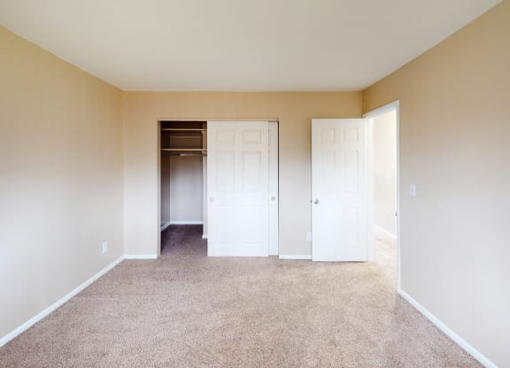 Bedroom with closet at Sharondale Woods Apartments, Cincinnati