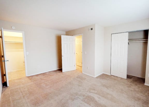 360 bedroom at Crown Ridge Apartments, Franklin