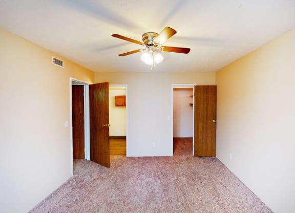 Ceiling fan and light in bedroom1 at Quail Meadow Apartments, Ohio
