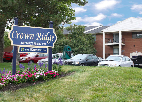 Crown Ridge outdoor at Crown Ridge Apartments, Franklin, 45005