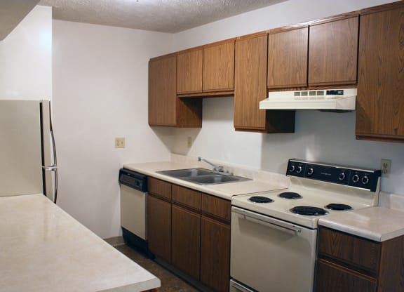 Kitchen Appliances at Forest Creek Apartments, Ohio, 45044
