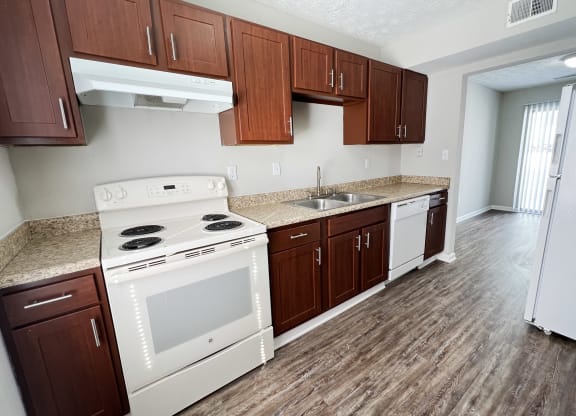 Kitchen at 450 on Keeneland Apartments, Richmond, KY 40475