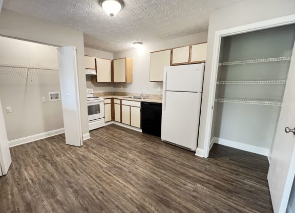 Wooden flooring rooms at 450 on Keeneland Apartments, Richmond, Kentucky