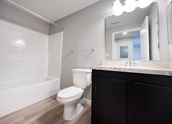 Bathroom with a Toilet at Hebron Station Apartments, Hebron, 41048