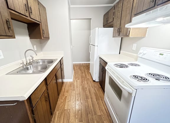Kitchen gallery at Sharondale Woods Apartments, Cincinnati, OH