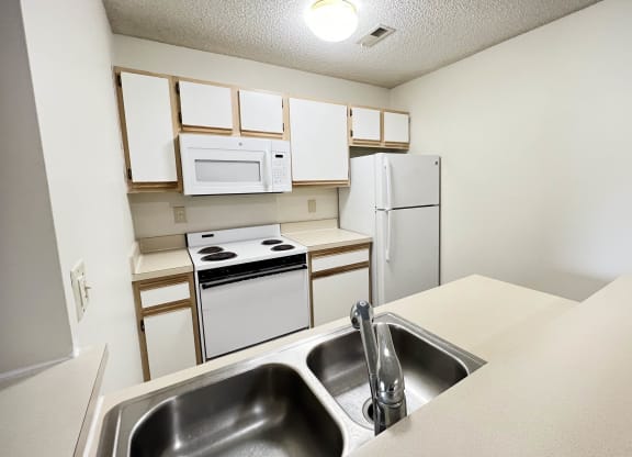 Kitchen at Eagle Crest Apartments, Galloway, OH