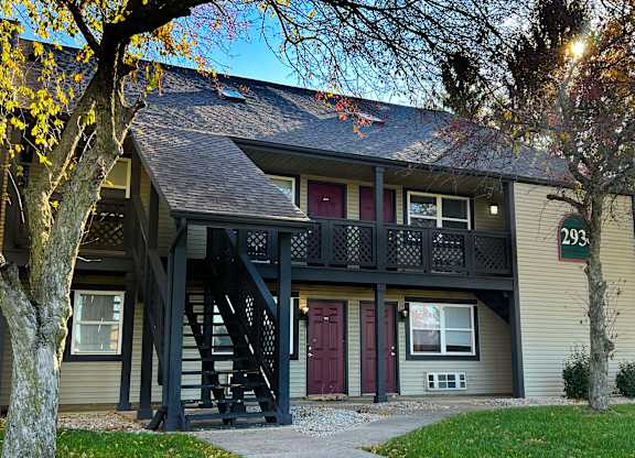 A house with the number 293 on it.