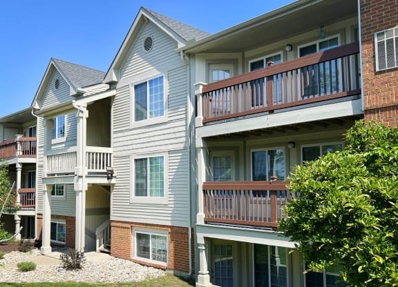 a picture of an apartment building  at The Vinings Apartments, Cincinnati, Ohio