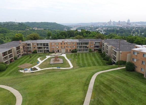 Court Yard at Crown Pointe Apartments, Kentucky, 41014