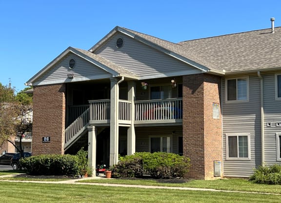 Elegant Exterior at Eagle Crest Apartments, Galloway, Ohio