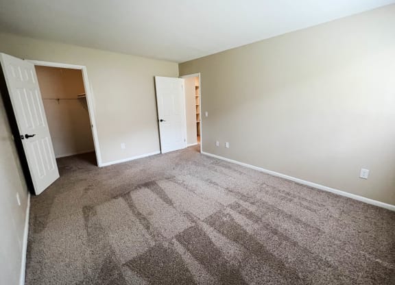 Wooden floor at Sharondale Woods Apartments, Ohio