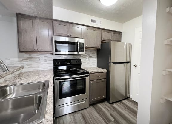 Kitchen Appliances at Deercross Apartments, Ohio, 45236