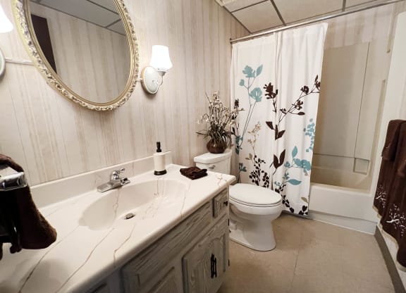 Luxurious Bathroom  at Crestbrook Apartments & Townhomes, Kentucky, 41017
