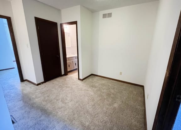 Bedroom With Closet  at Crestbrook Apartments & Townhomes, Kentucky