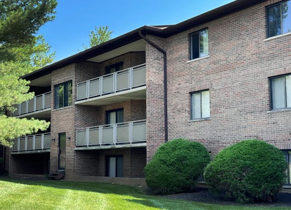 Back Exterior at Colonial Village, Kentucky, 41017