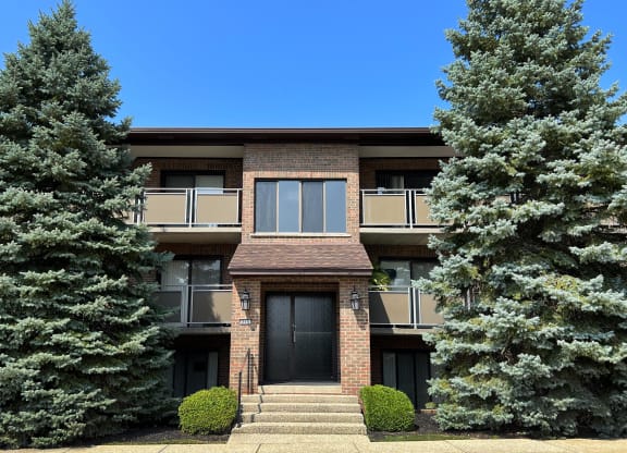 Elegant Exterior View  at Colonial Village, Crescent Springs