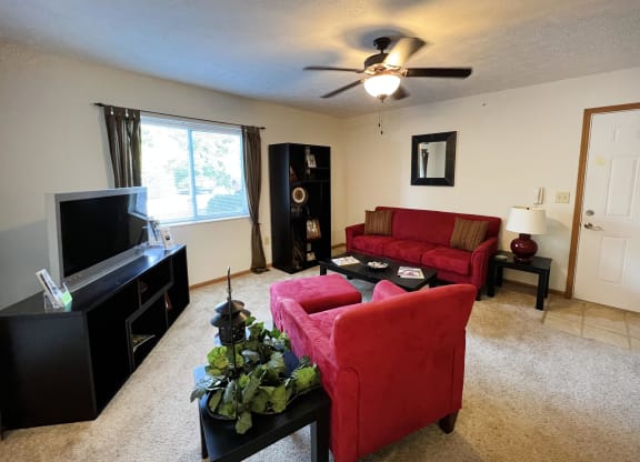 Model Living Room at Walton Ridge Apartments, Kentucky, 41094