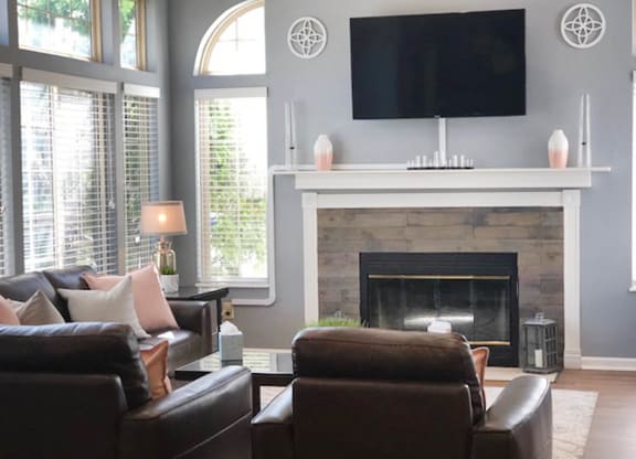 Clubroom With TV at Eagle Crest Apartments, Galloway, Ohio