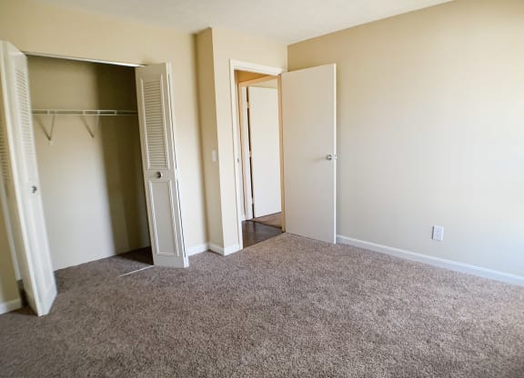 bedroom at Timber Ridge Apartments, Cincinnati, OH, 45241