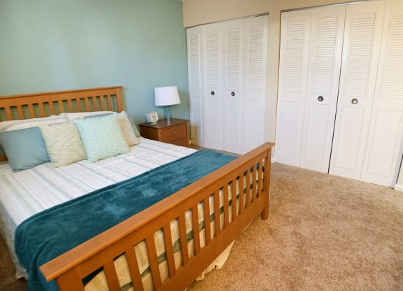 bedroom at Timber Ridge Apartments, Cincinnati, OH, 45241