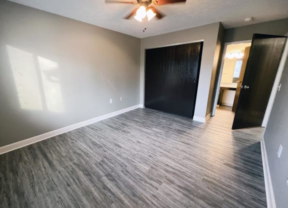 Bedroom at Quail Meadow Apartments, Cincinnati, OH