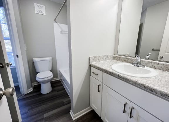 Luxurious Bathroom at The Vinings Apartments, Cincinnati, OH, 45245