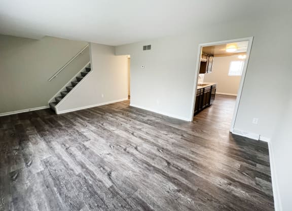 a photo of the living room and kitchen of a 560 square foot, 1 bedroom apartment at Wentworth Estates Apartments, Florence, KY