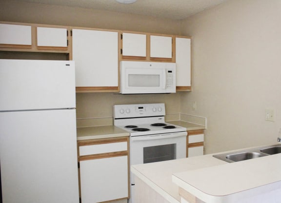 White Appliances  at Eagle Crest Apartments, Galloway, Ohio