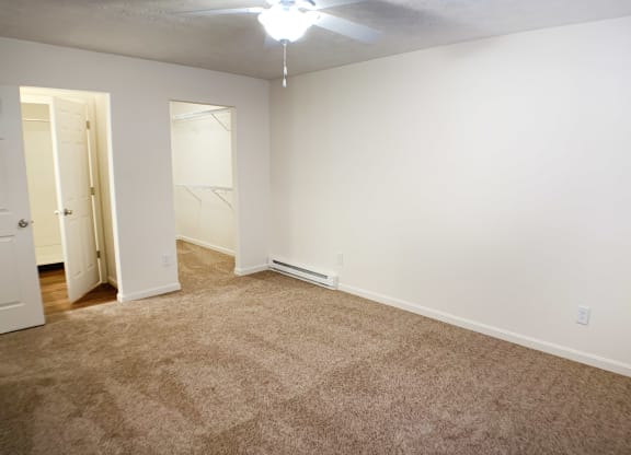 Vacant Bedroom at Wyndemere Apartments, Franklin, Ohio