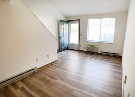 Loft With Living Space at Wyndemere Apartments, Franklin, Ohio