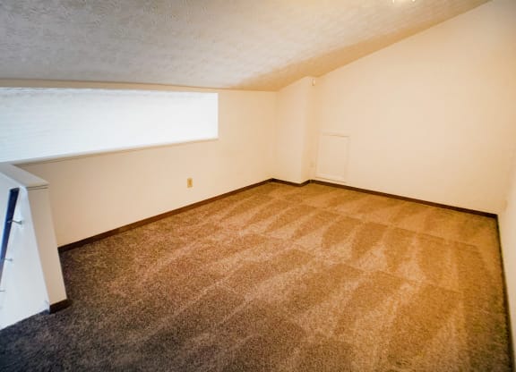 Loft at Wyndemere Apartments, Franklin, OH