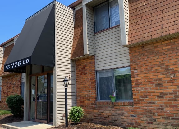 Exterior View With Architectural Details  at East Pointe Apartments, Cincinnati, OH, 45245